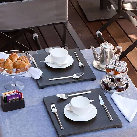 Hotel Eight Paraggi