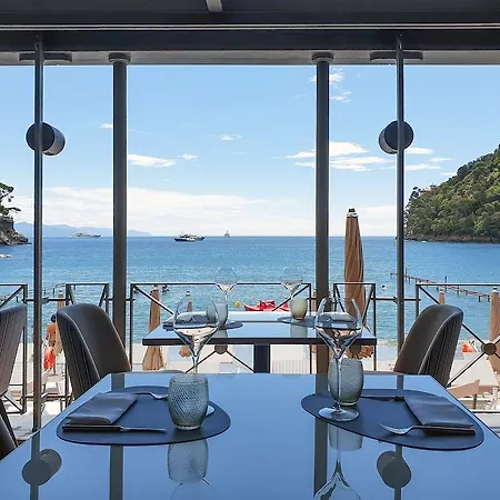 Eight Paraggi Hotel 5*