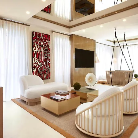 Eight Paraggi Hotel
