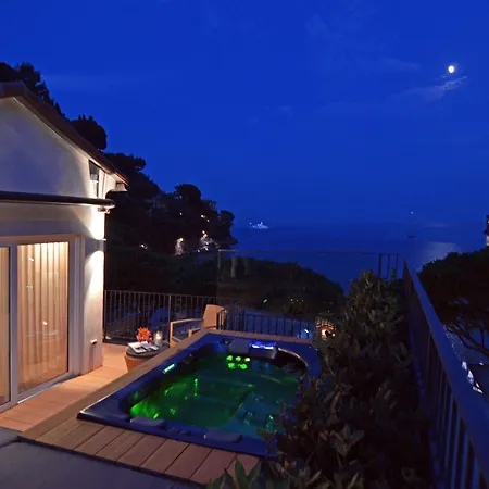 Eight Paraggi Hotel 5*