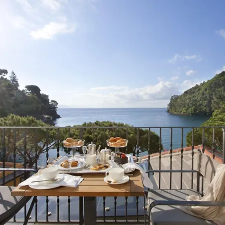 Eight Paraggi Hotel