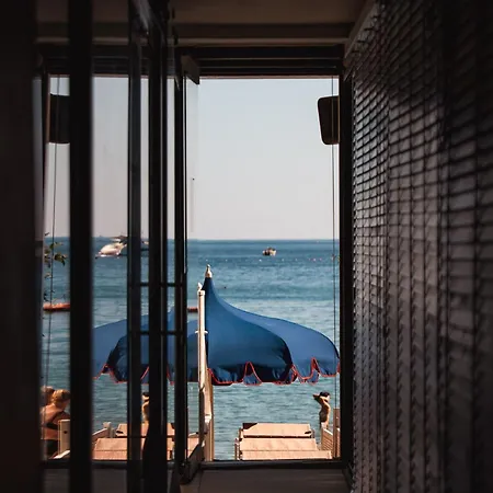 Hotel Eight Paraggi 5*