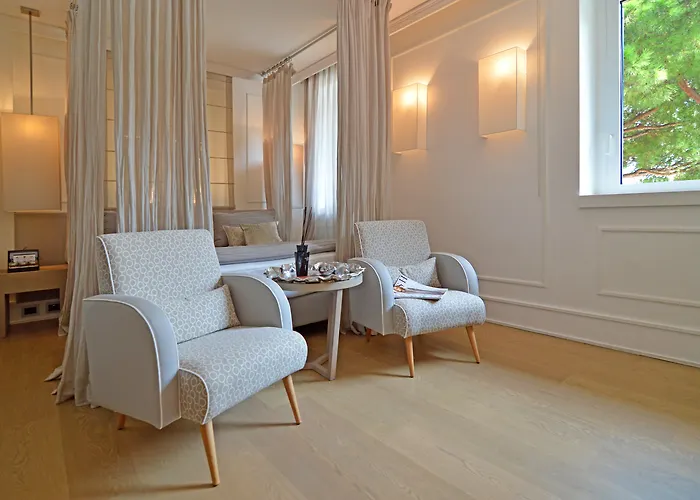 Hotel Eight Paraggi 5*