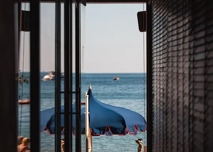 Hotel Eight Paraggi 5*